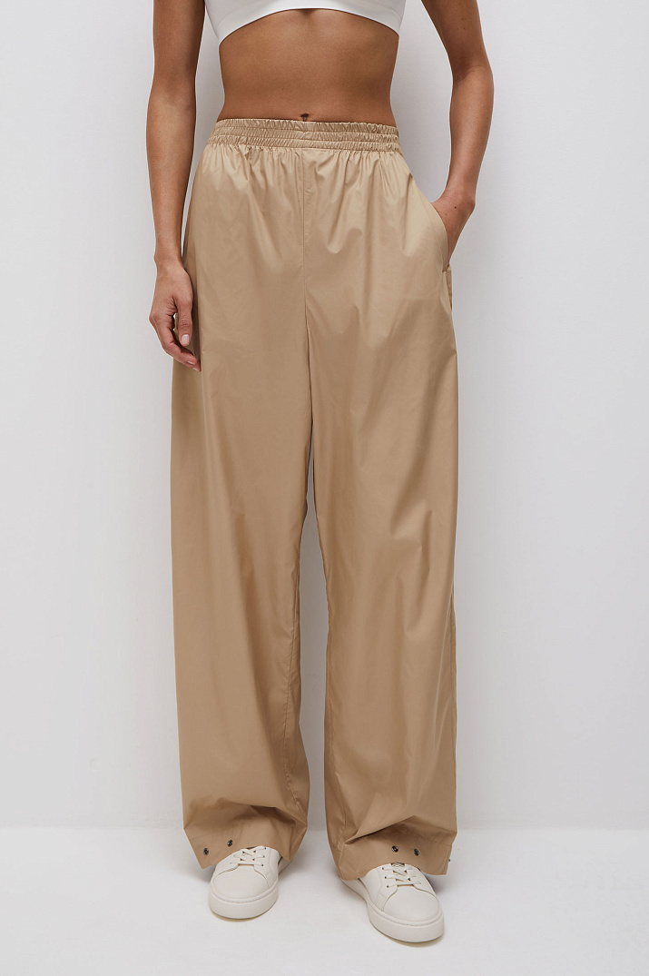 Изображение Свободные брюки из гладкой ткани с карманами серо-бежевый
