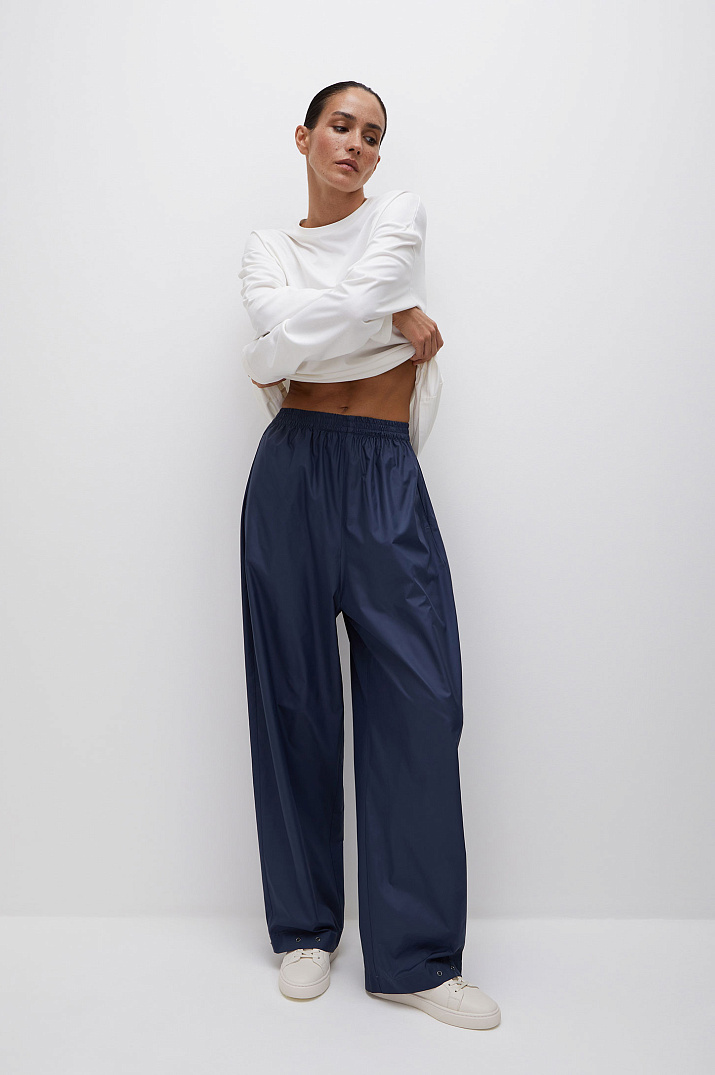 Фотография Свободные брюки из гладкой ткани с карманами синий